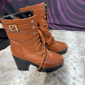 Lace Up Boot 7.5